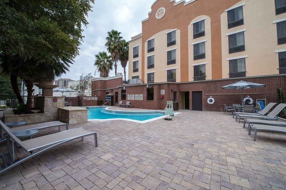 Springhill Suites By Marriott San Antonio Downtown-Riverwalk Area Exterior photo